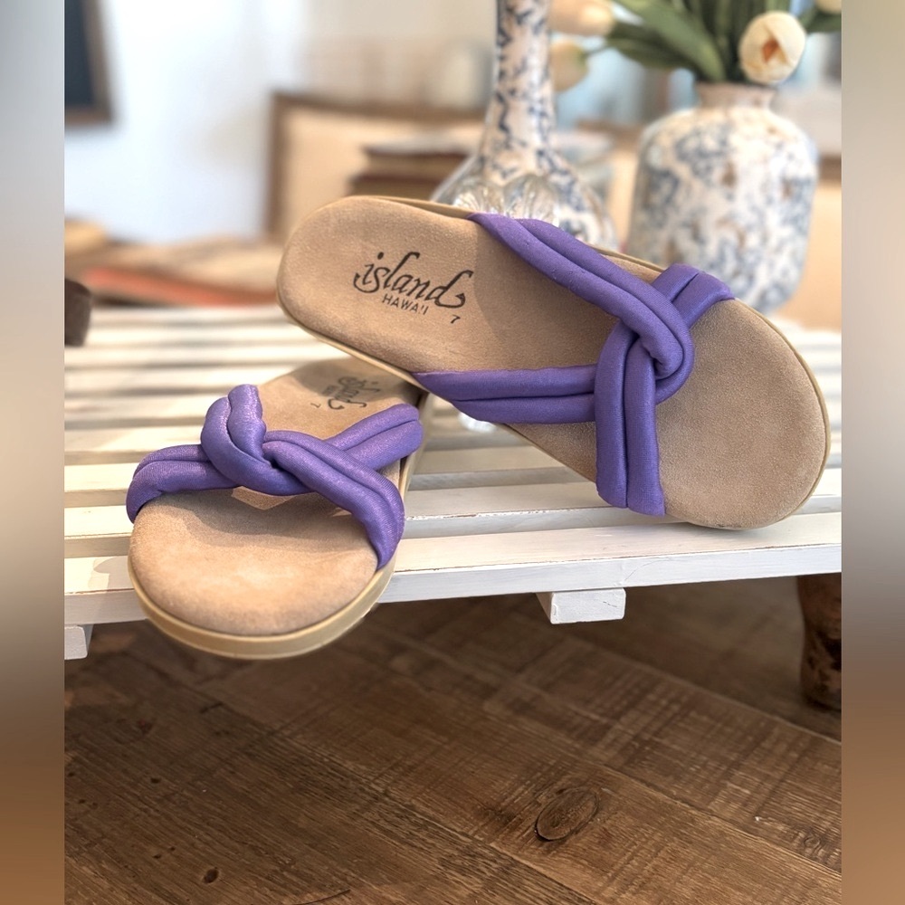 Island Hawaii Slip On Purple Sandals. Arch Support | Cross Cross Women Sz-7.